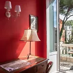 La Bohemien, Nel Quartiere Trieste Nyaraló *